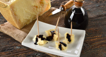 parmezan, balzamični kis