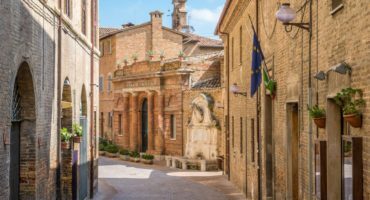 Urbino-ulica-manjša©Shutterstock