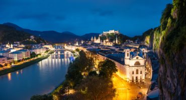 Salzburg-nočna©Shutterstock
